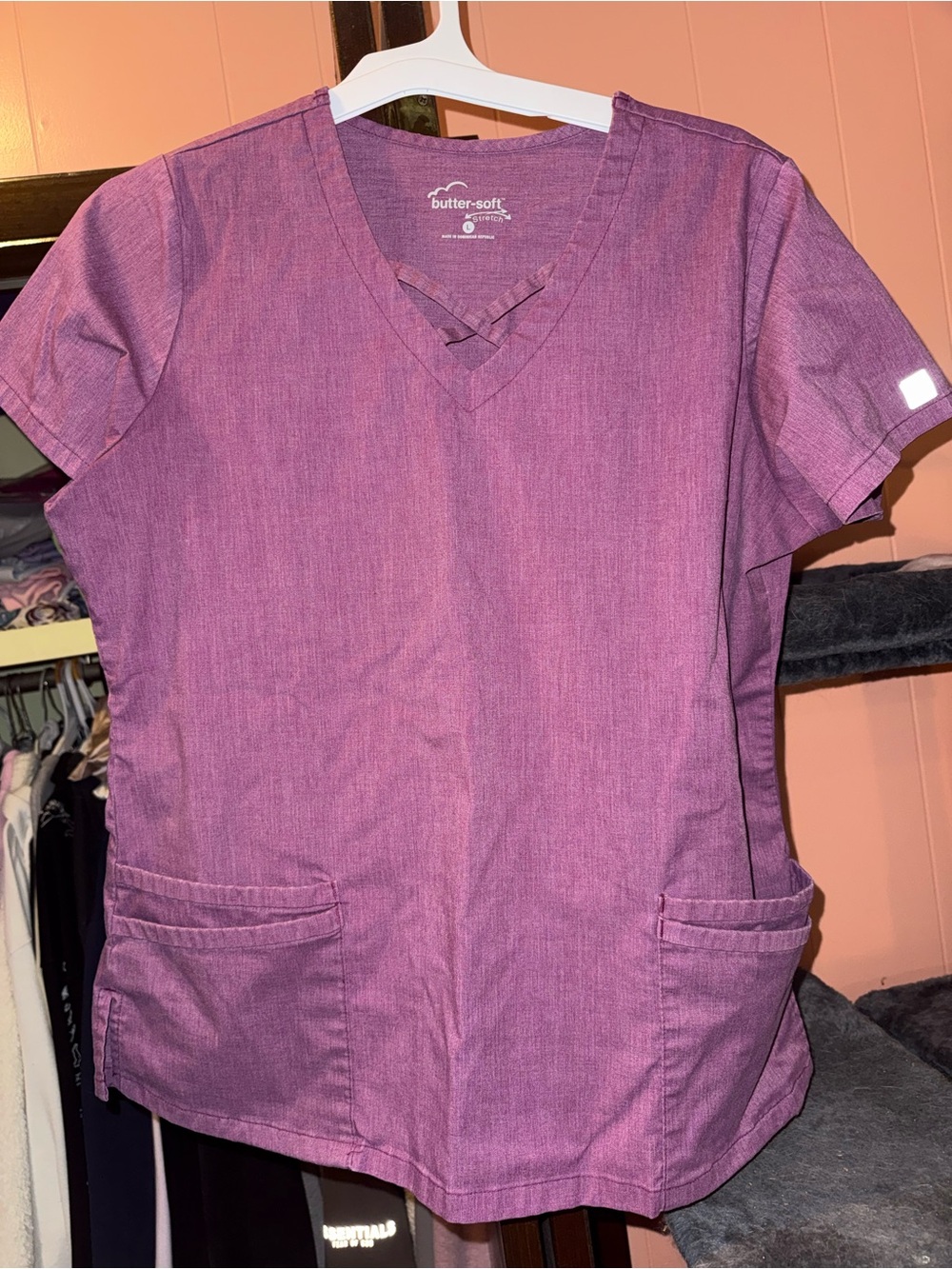 Uniform Advantage Women's V-Neck Scrub Top in Magenta Heather